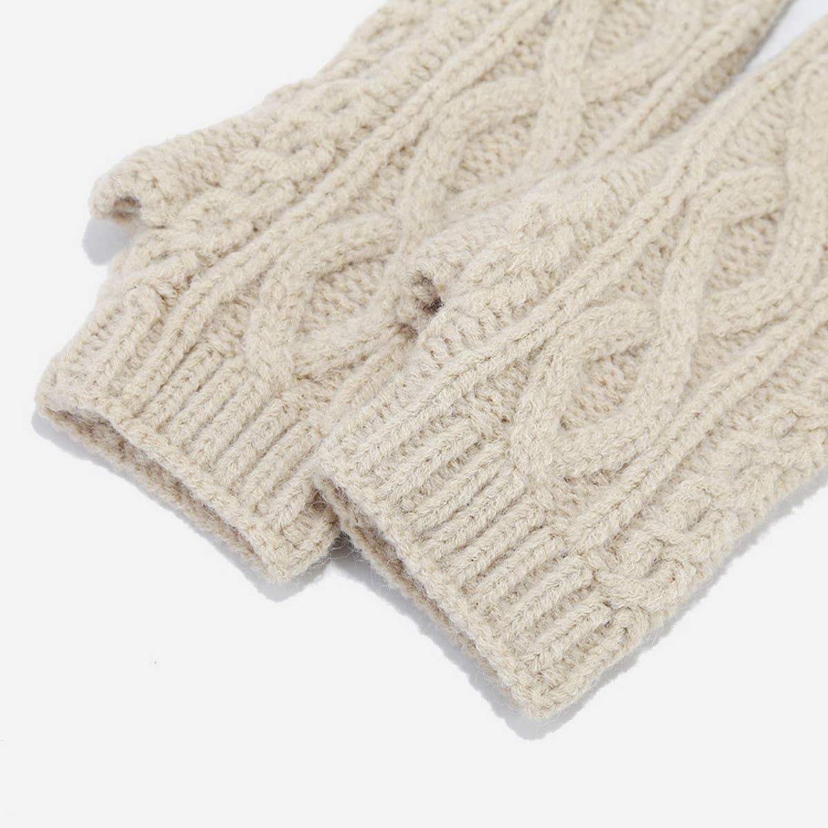 CABLE KNIT HAT SCARF AND GLOVES THREE PIECE SET_CWAH1580