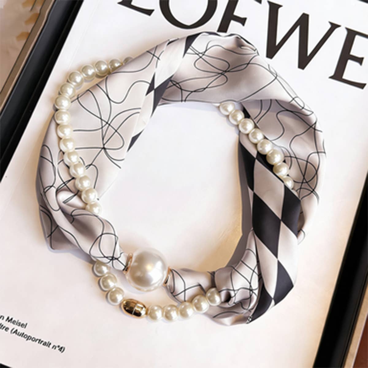 Pearl Magnetic Skinny Silk Neck Scarf_Cwasc03938