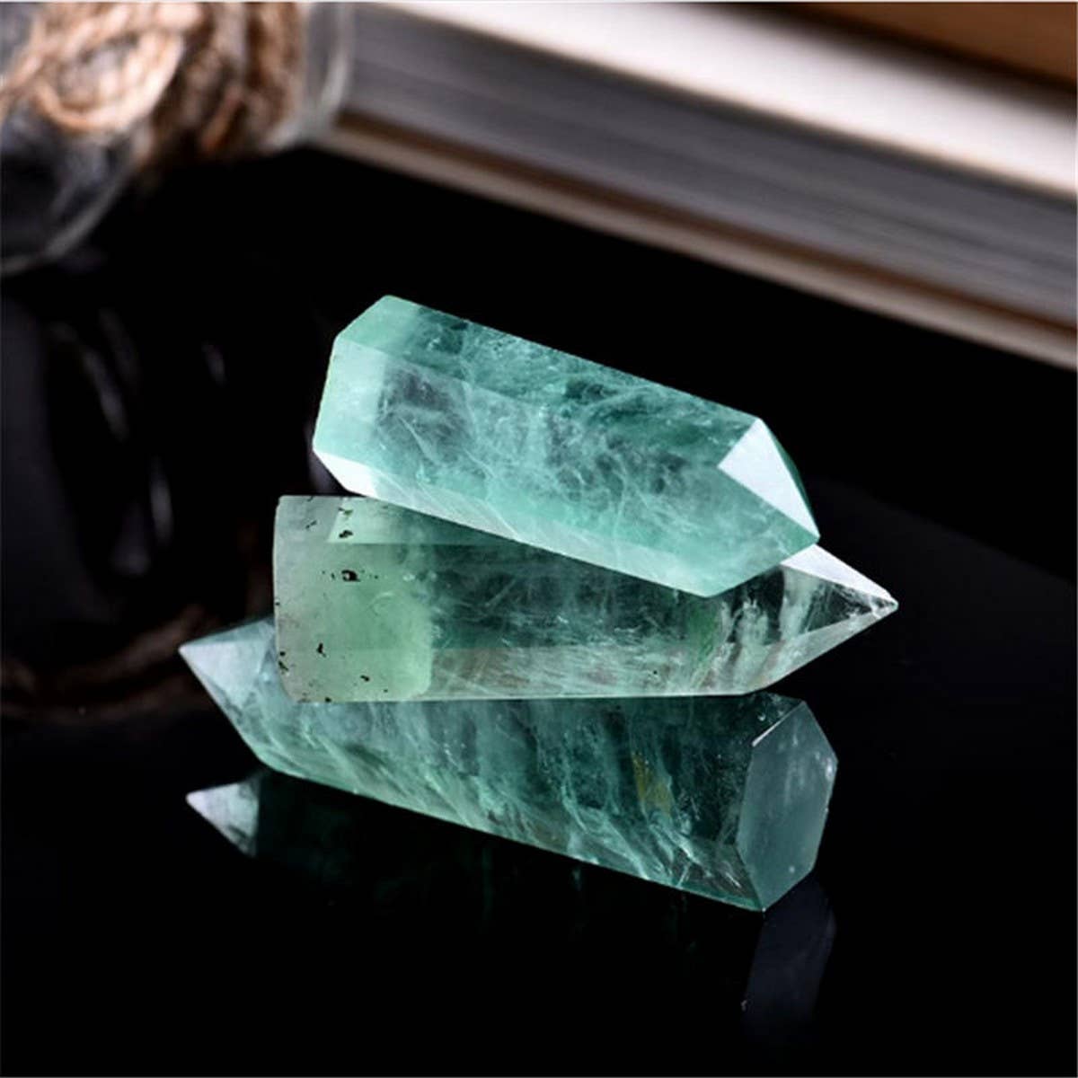 GREEN FLUORITE CRYSTAL POINT TOWER_CWMM8105