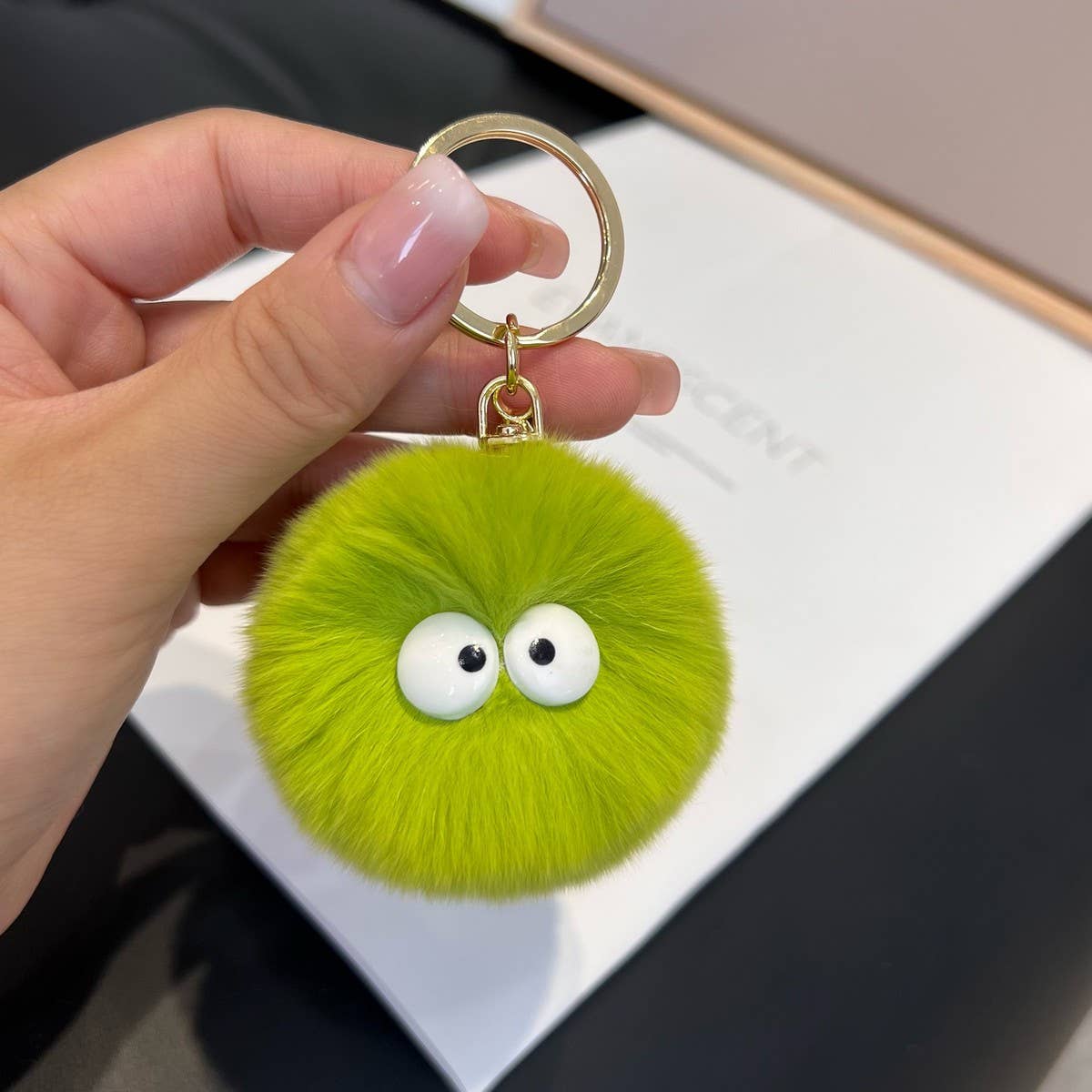 CUTE LITTLE FUR BALL CAR KEYCHAIN BAG PENDANT GIFT_CWMM2514