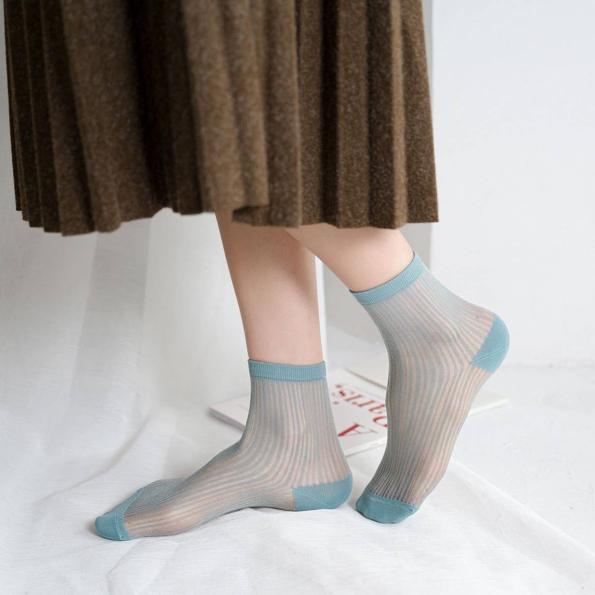 STRIPE MESH SOCKS FOR WOMEN MID TUBE TIDE SOCKS_CWMS054
