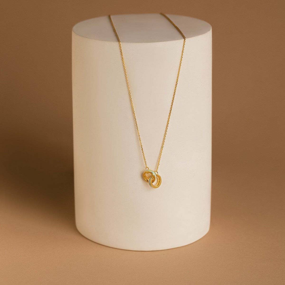 SIMPLE ETERNITY CIRCLE ASYMMETRIC NECKLACE_CWMM5735