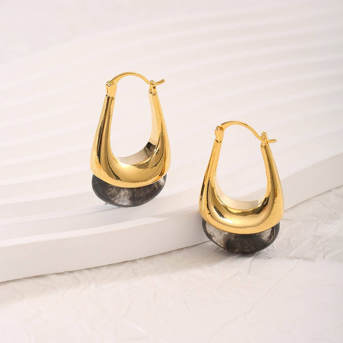 MINIMALIST STAINLESS STEEL SMOOTH TEARDROP EARRINGS_CWMM8906