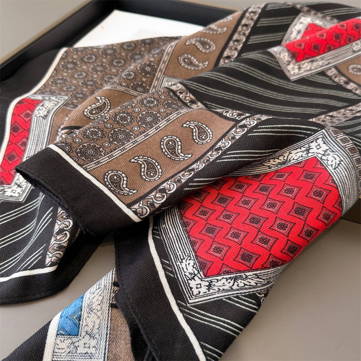 Vintage Paisley Herringbone Linen Neck Scarf_Cwasc03427