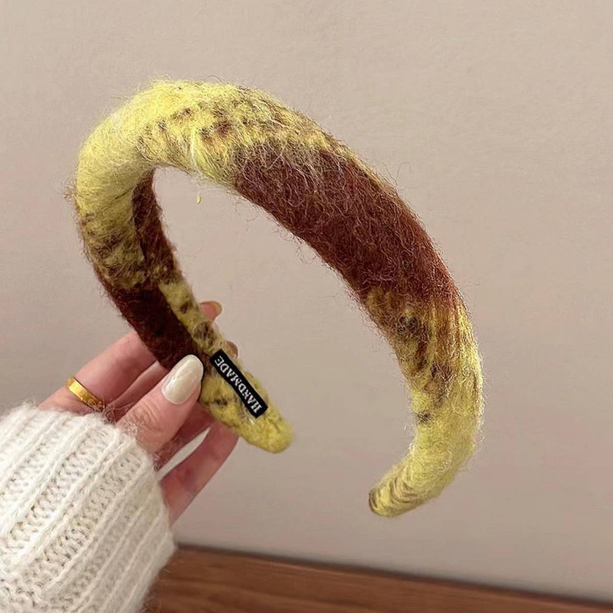 RETRO COLORFUL WIDE BRIM PLUSH HEADBAND_CWAHA1700