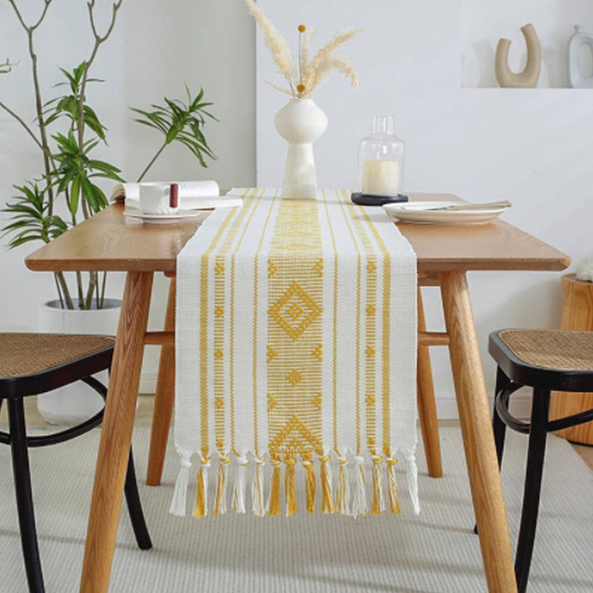 GEOMETRIC TASSEL HOLIDAY TABLE RUNNER_CWMM0994