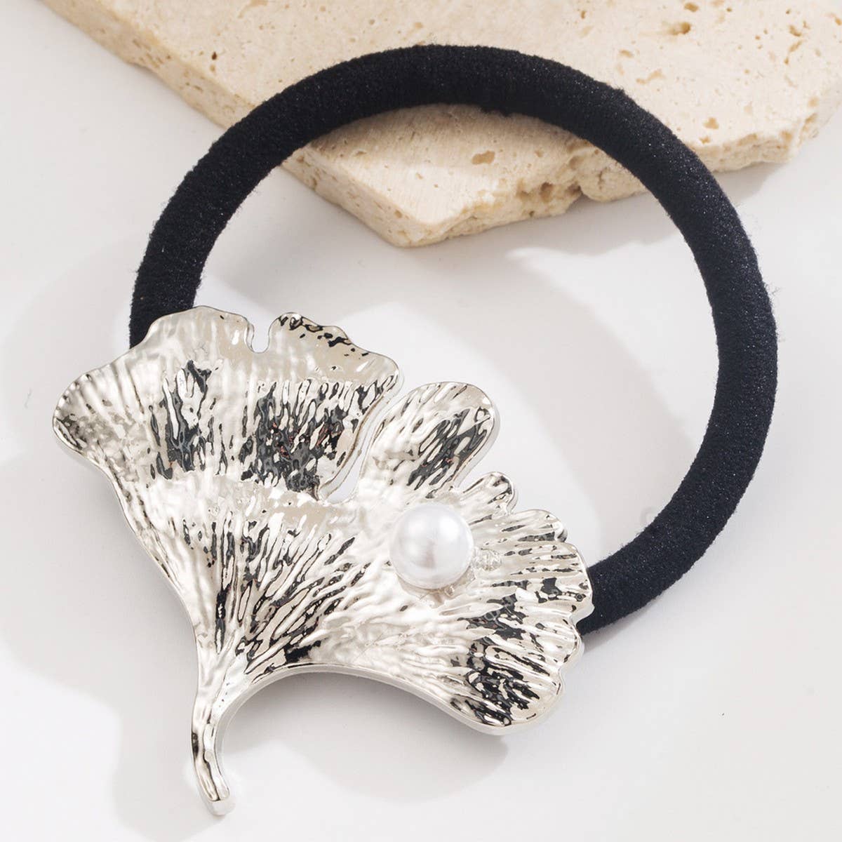 METAL GINKGO LEAF HAIR TIE WITH PEARL ACCENT_CWAHA6231