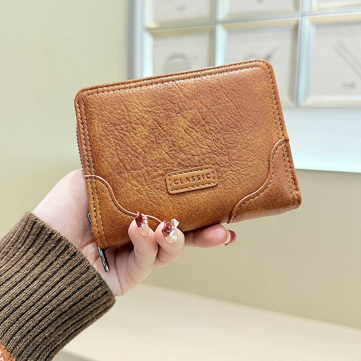 Retro Minimalist Zip Wallet With Snap Closure_Cwab06221