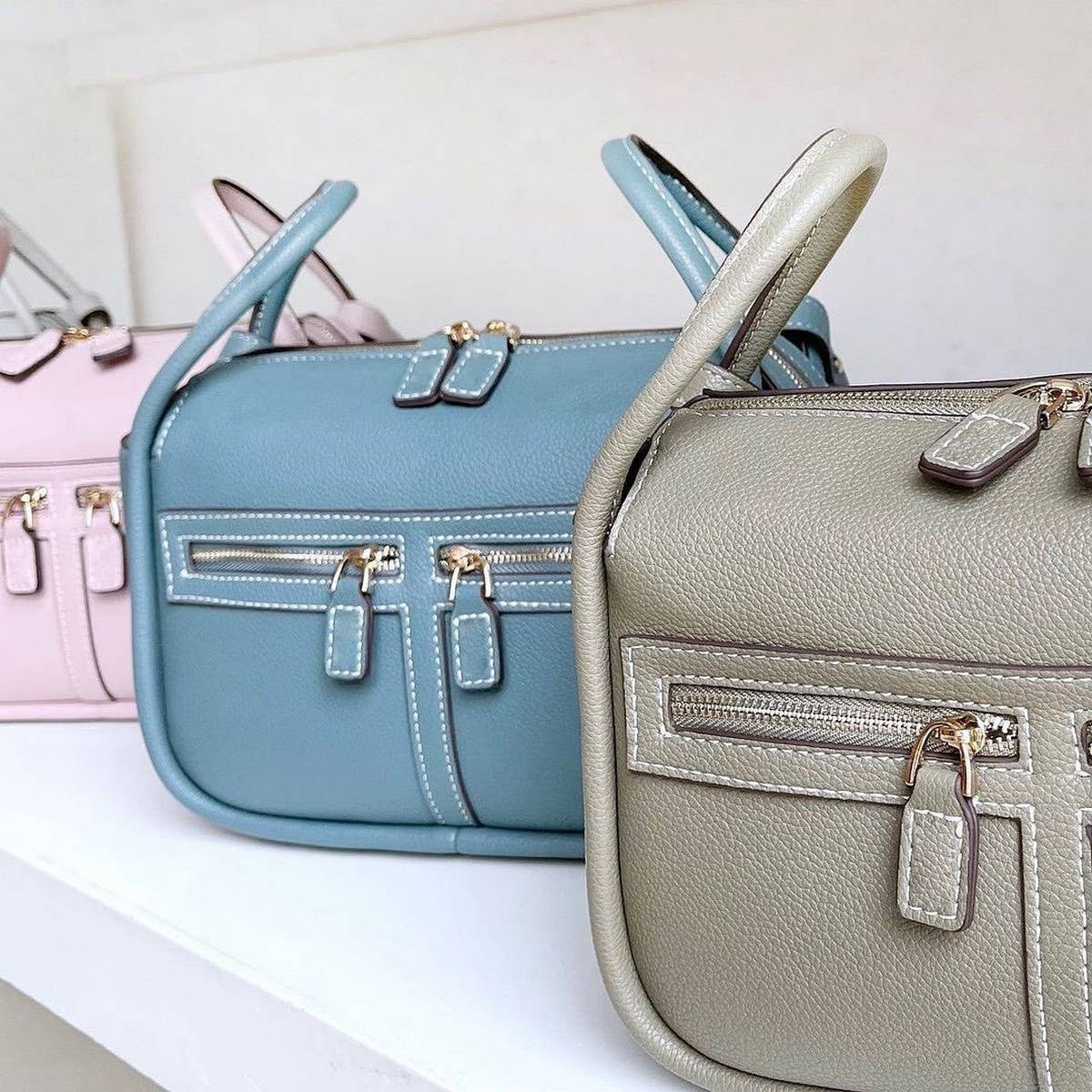 Multi-Zip Pocket Handbag_Cwab1938