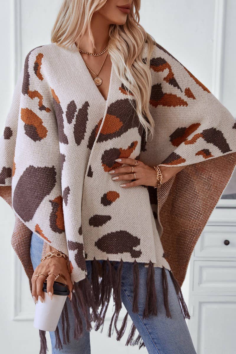 Cwocas0046_Contrast Leopard Print Knitted Fringed Cape