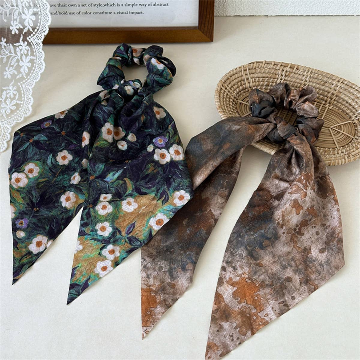Silk Ink Print Scrunchie With Ribbon Tail_Cwaha07595