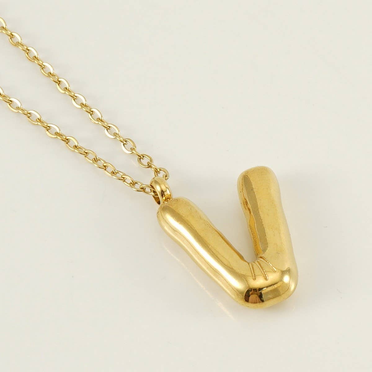 18K GOLD 26 LETTER PENDANT NECKLACE_CWAJE0676