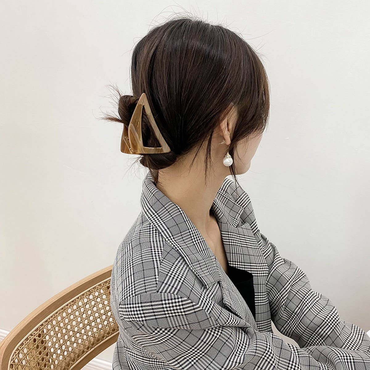 Hollow Triangle Light Luxury Temperament Hairpin