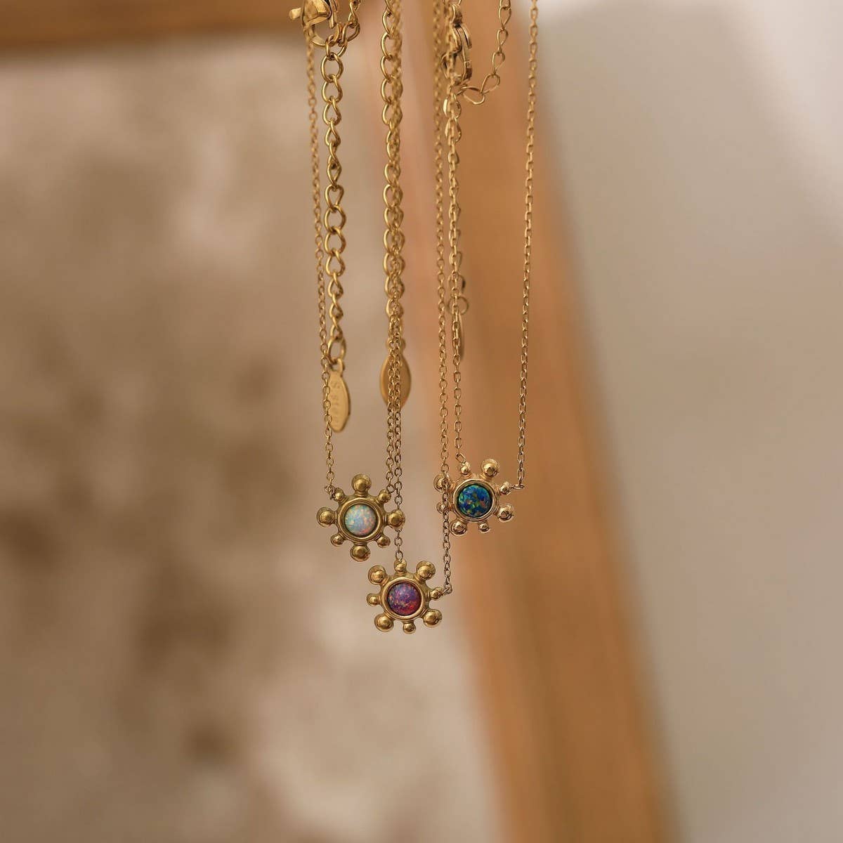 DELICATE SMALL SOLID COLOR SUNFLOWER NECKLACE_CWMM5553