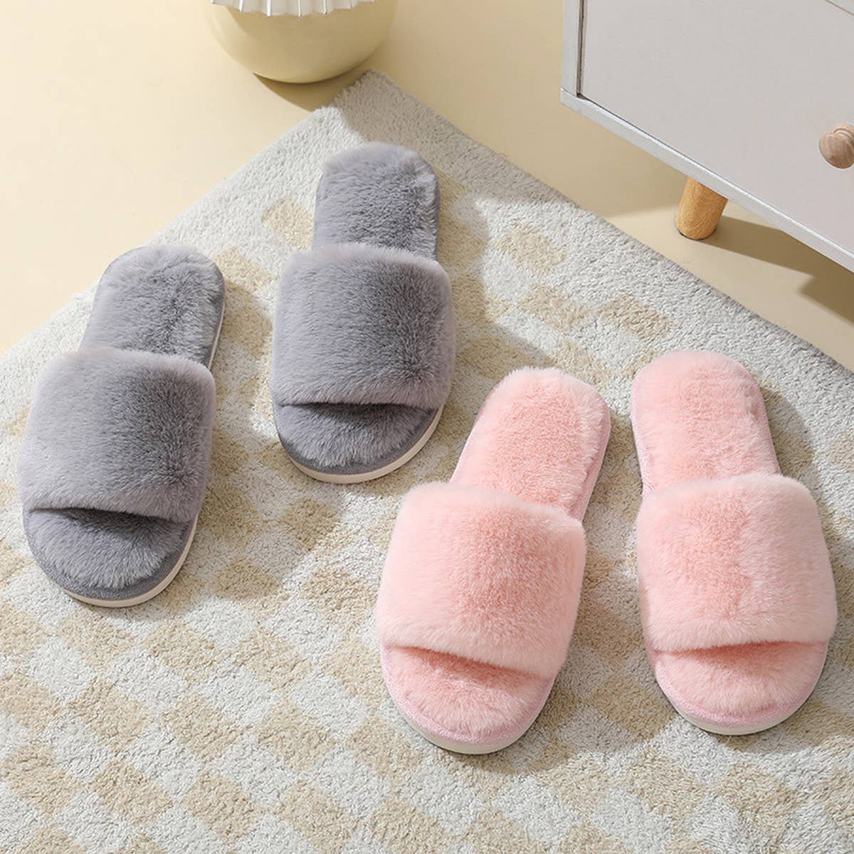 FAUX RABBIT FUR SLIPPERS FOR WOMEN_CWSHS0284