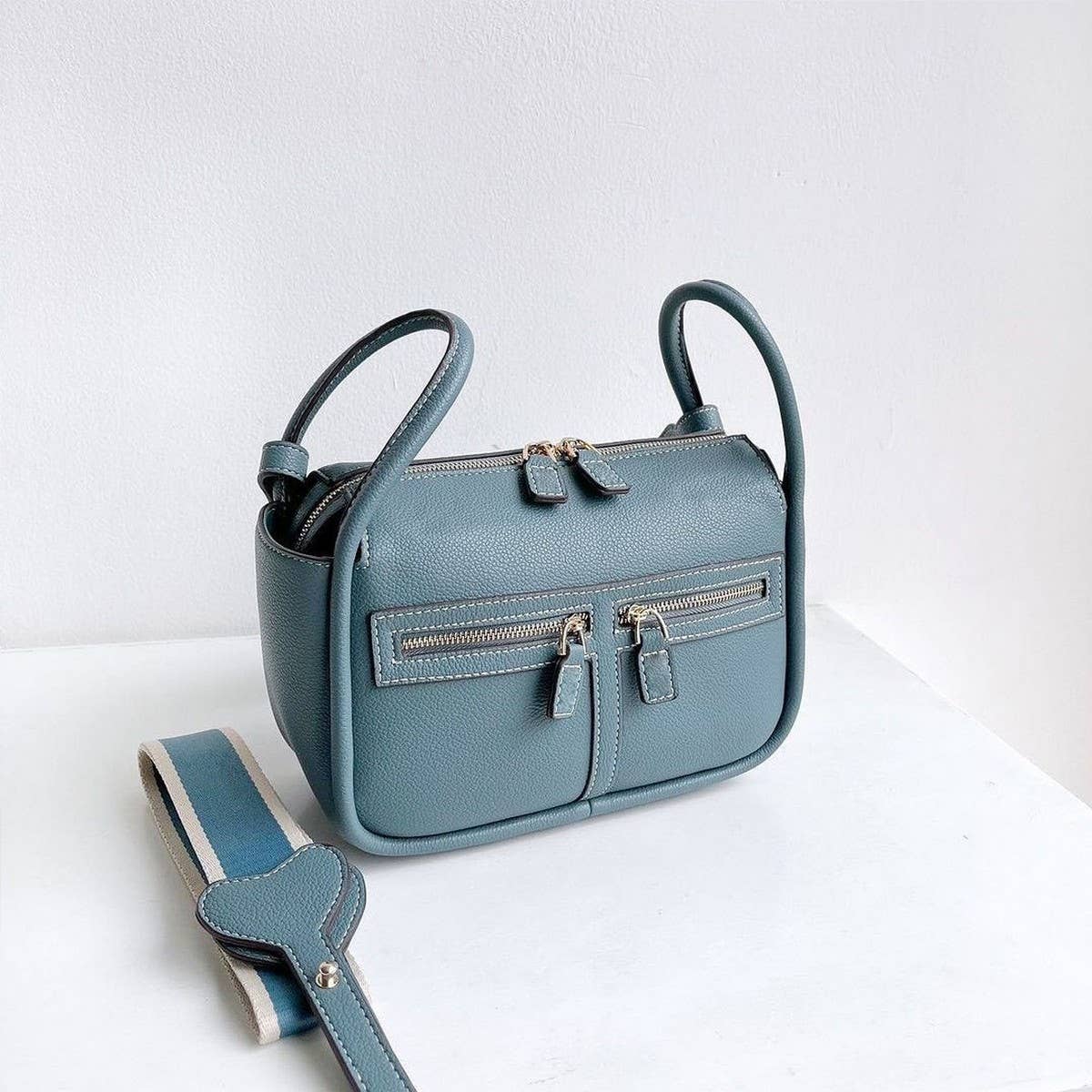 Multi-Zip Pocket Handbag_Cwab1938