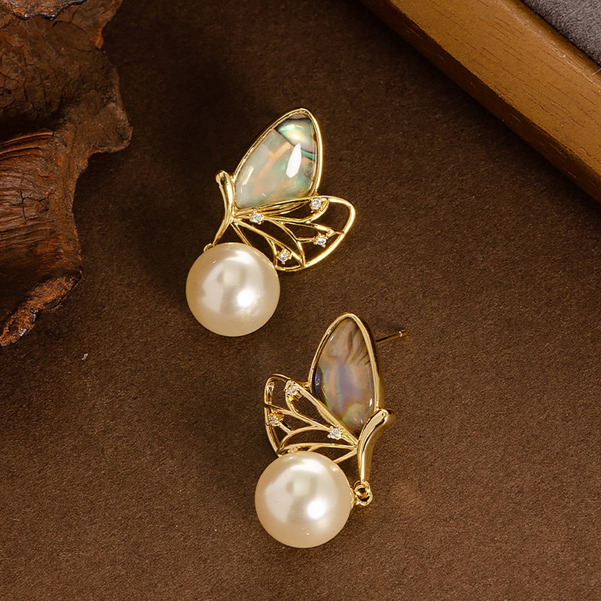 COLORFUL ABALONE DIAMOND BUTTERFLY PEARL EARRINGS_CWMM4299