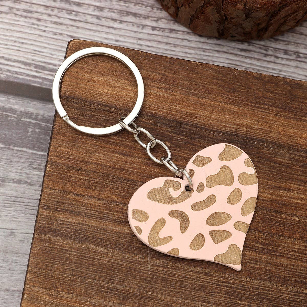 HEART SHAPED WOODEN KEYCHAIN PENDANT_CWMM0586