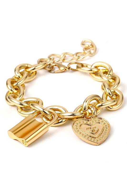 Embossed Heart And Lock Shaped Pendent Bracelet_Cwaje245