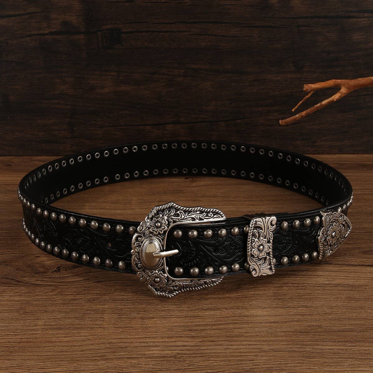 Metal Vintage Distressed Rivet Embossed Belt_Cwmm3954