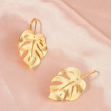 FASHIONABLE GOLD PLATED FLAT HOLLOW LEAF EARRINGS_CWMM3665