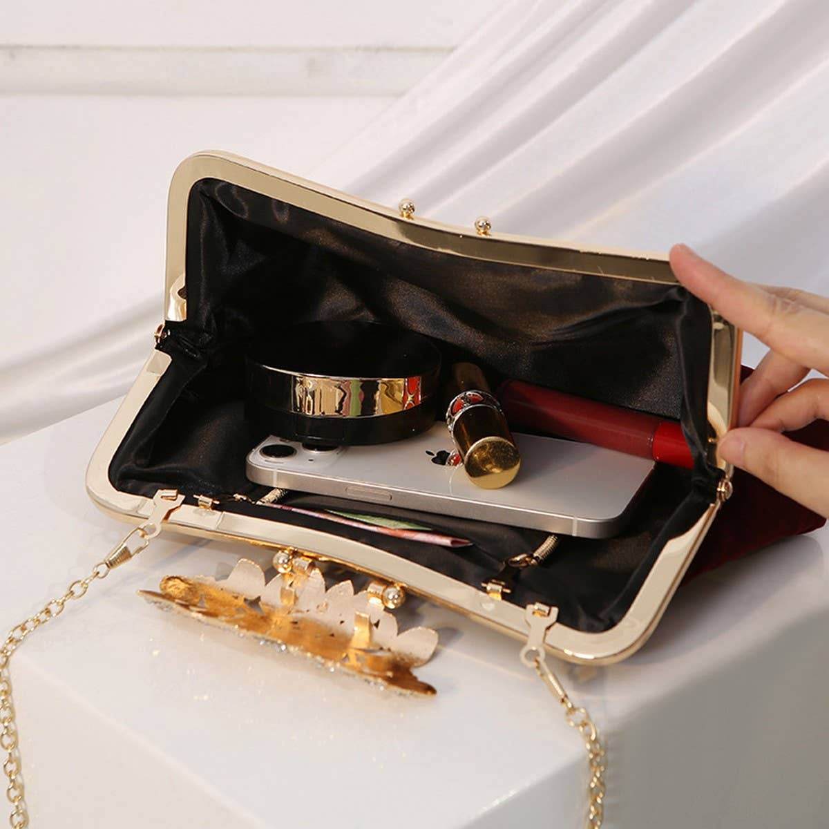 EUROPEAN AND AMERICAN RETRO DIAMOND CLUTCH_CWAB2498