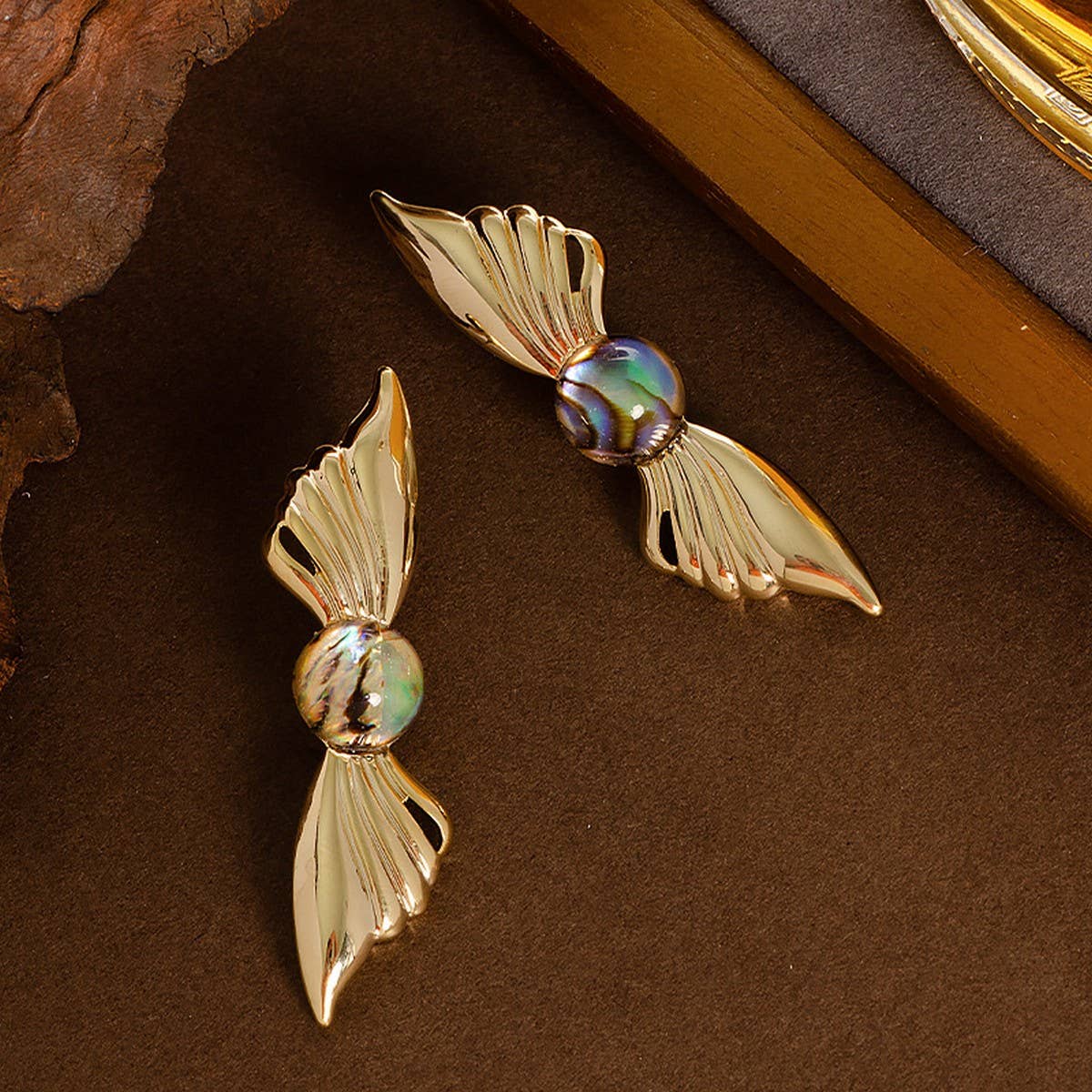 ANGELS WINGS ABALONE SILVER NEEDLE EARRINGS_CWMM4337
