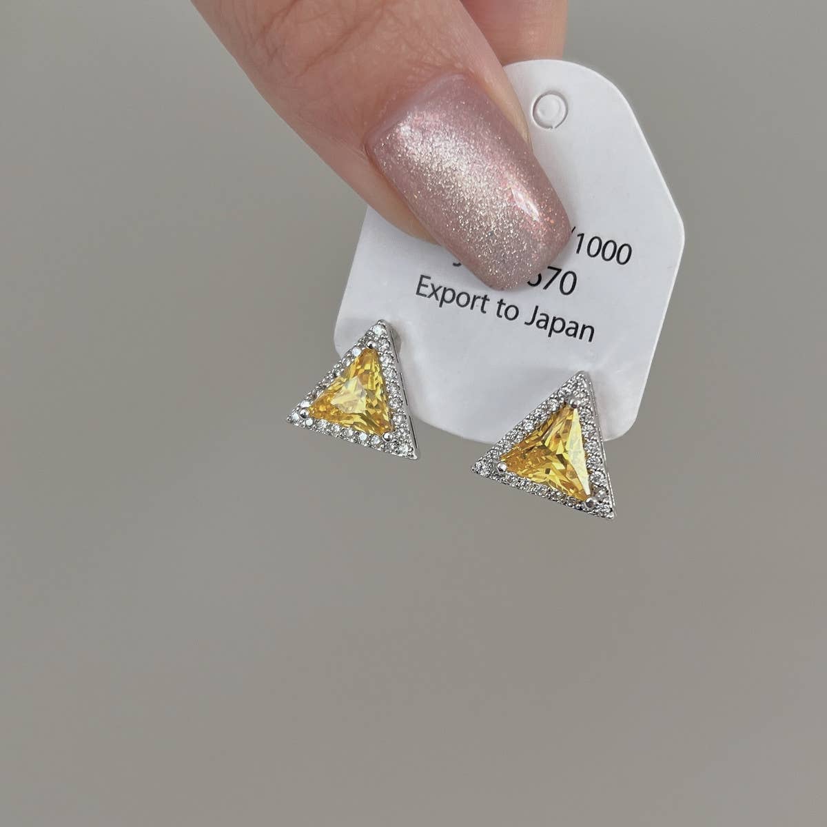 ADVANCED TRIANGULAR EARRINGS_CWAJE1353