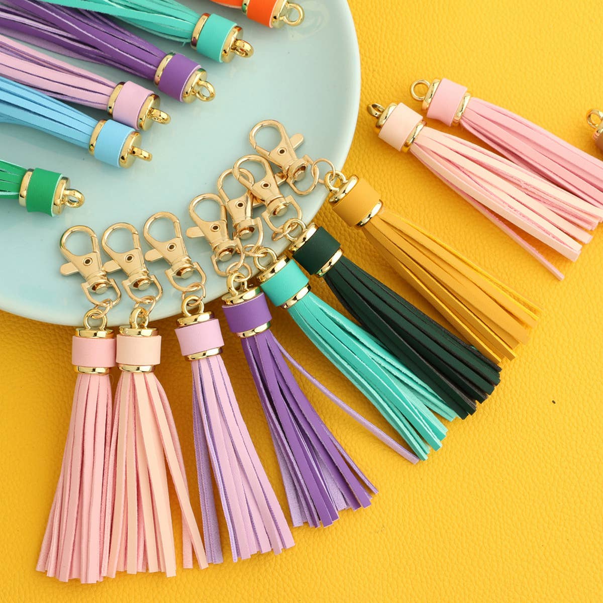 TASSEL LEATHER KEYCHAIN ACCESSORY_CWMM1284