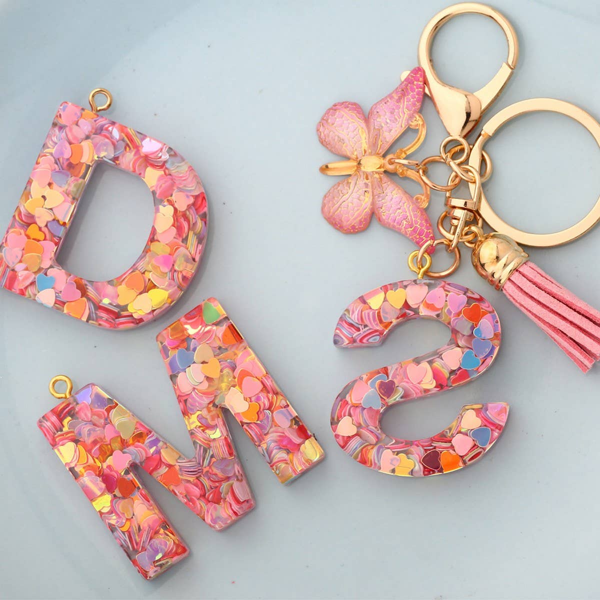 GLITTER RESIN LETTER BUTTERFLY KEYCHAIN_CWMM6866