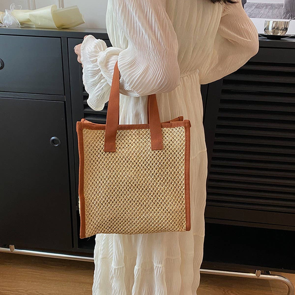 NEW STRAW SIMPLE HAND HELD BROWN COSMETIC BAG_CWAB4453