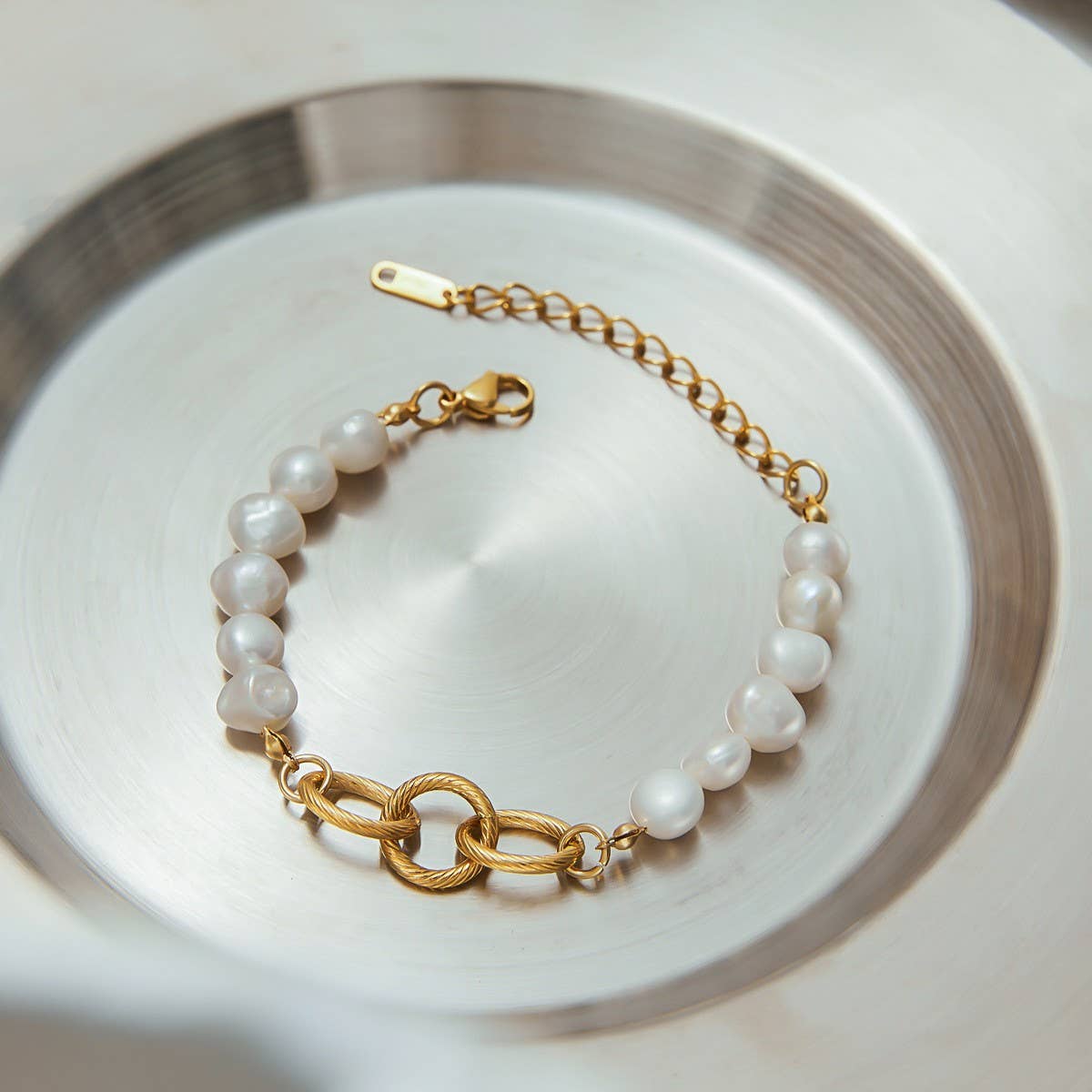 LUXURY PEARL BRACELET 18K GOLD STAINLESS STEEL_CWAJE4688