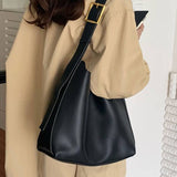 SIMPLE LEISURE BUCKET MESSENGER BAG_CWAB0964