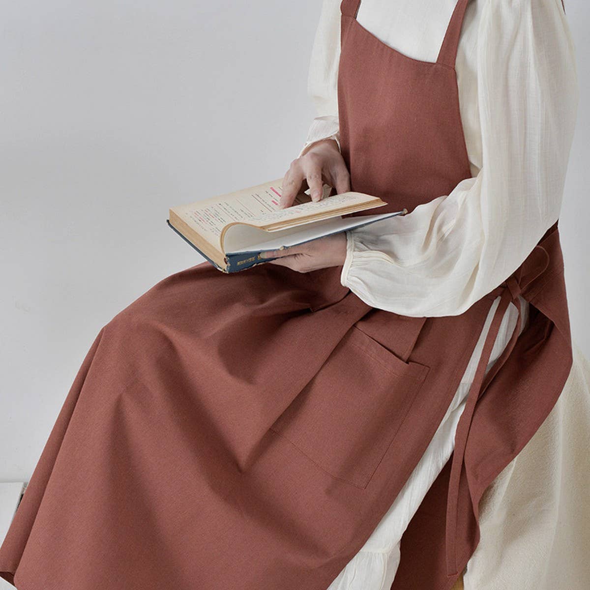 COTTON SOLID COLOR ADJUSTABLE APRONS WITH POCKETS_CWMM3298