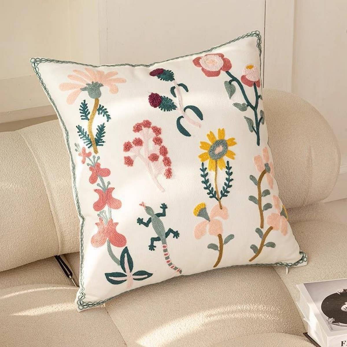 Tulip Embroidered Cute Pillow Cover For Bed Sofa_Cwmm7704