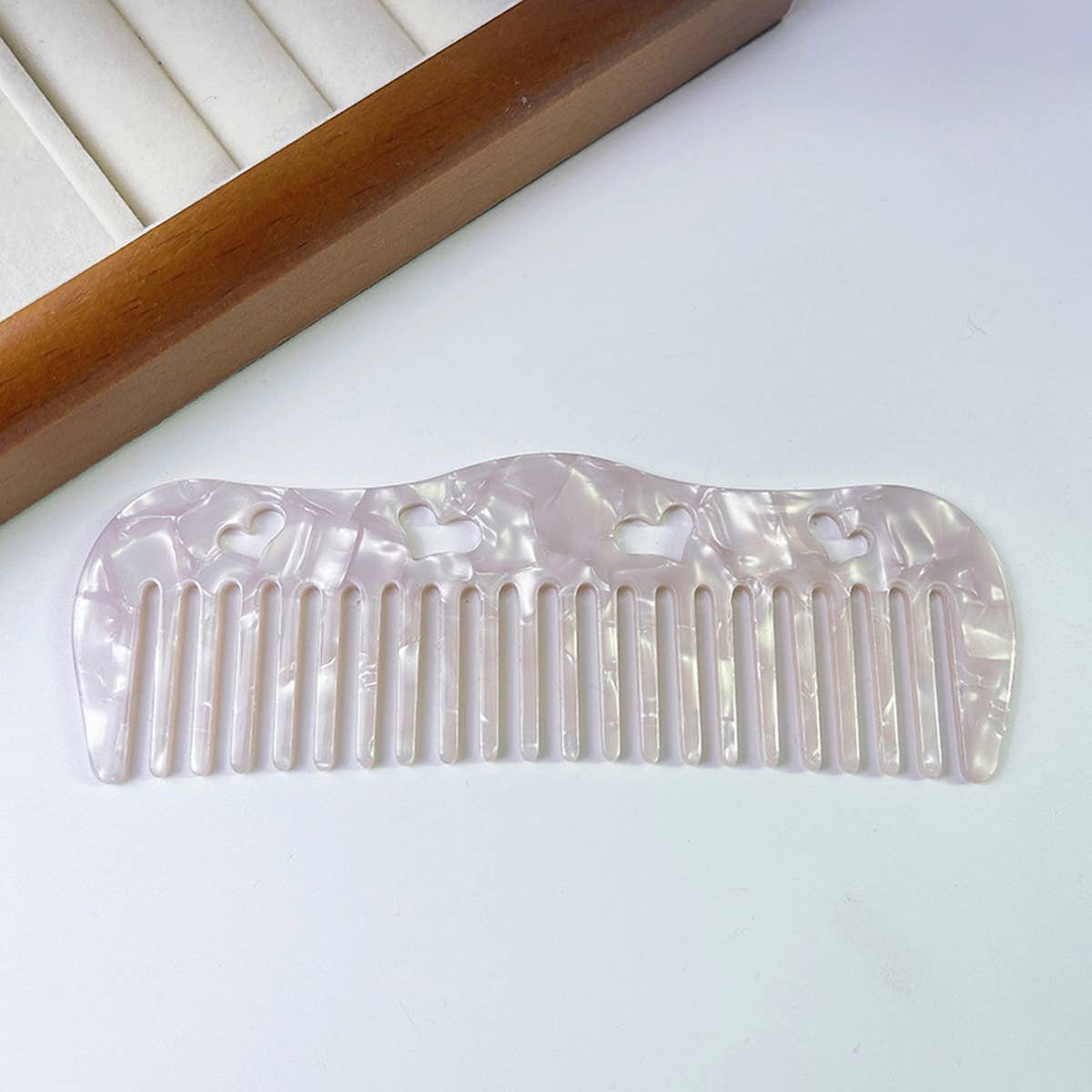 HOLLOW HEART PORTABLE MASSAGE COMB_CWMM1084
