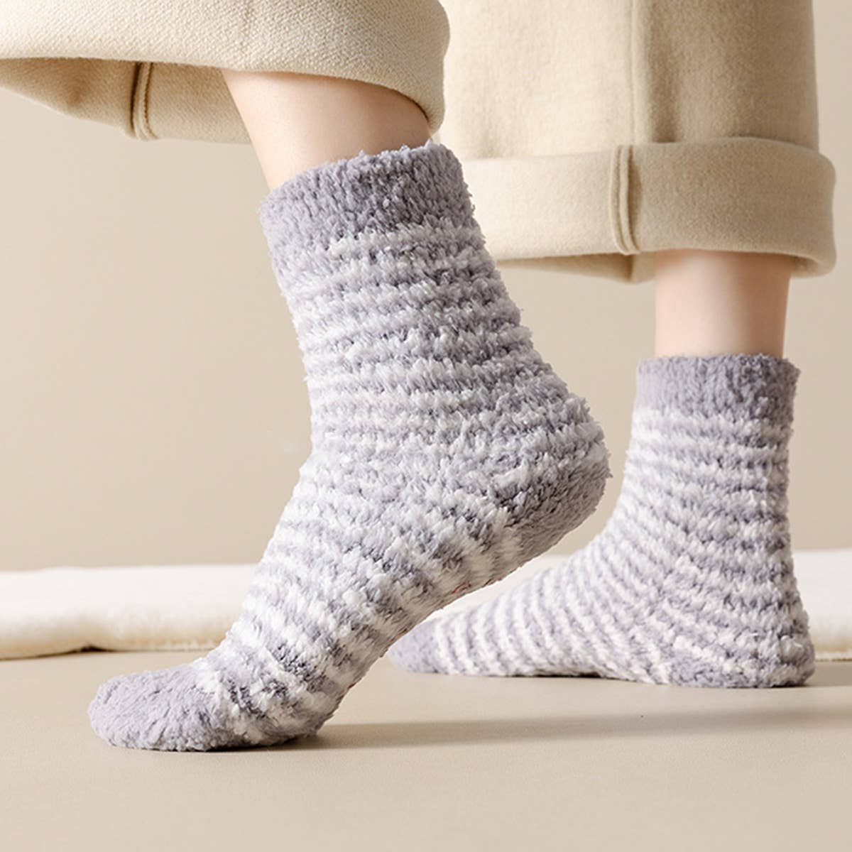 Warm Rubber Non-Slip Mid-Calf Socks_Cwms0773