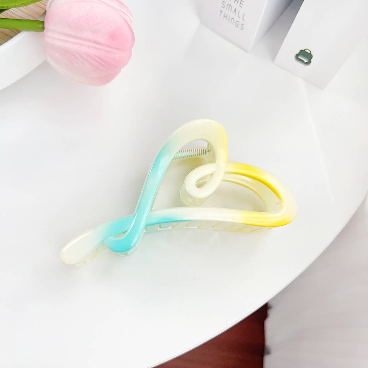 GRADIENT HEART HAIR CLAW SWEET PONYTAIL SHARK CLIP_CWAHA1585