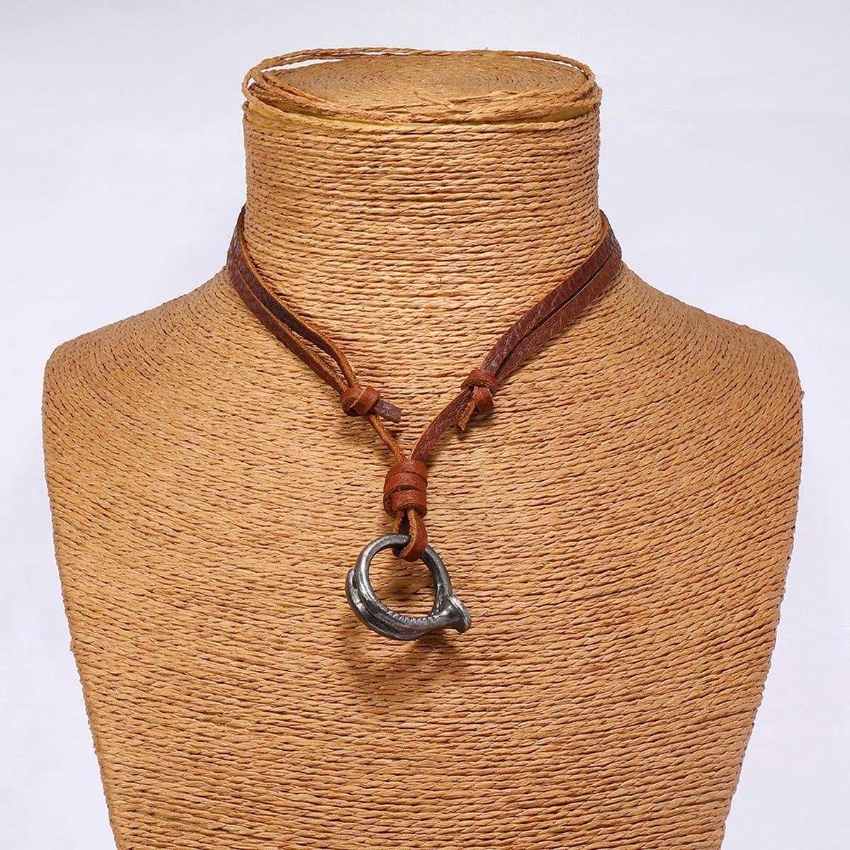 CREATIVE ADJUSTABLE VINTAGE COWHIDE NECKLACE_CWMM4592