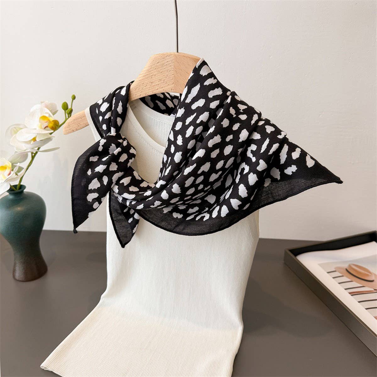 Vintage Leopard Herringbone Linen Headscarf_Cwasc03426