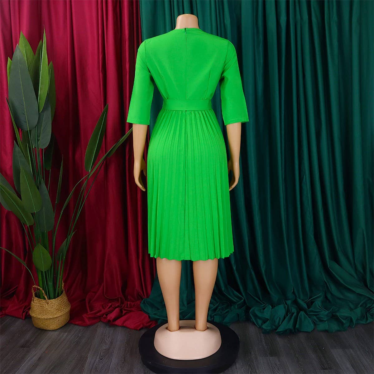 SOLID COLOR V NECK LONG SLEEVE PLEATED SKIRT DRESS_CWDSD6145