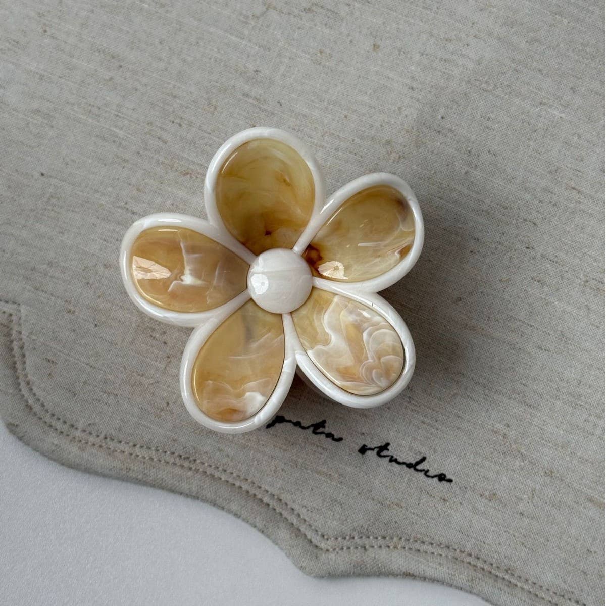Cream Floral Claw Clip High Ponytail Hair Grip_Cwaha08257