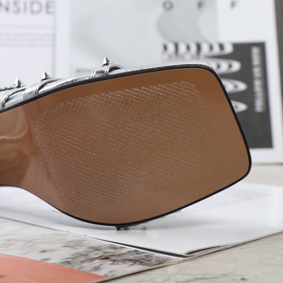 STILETTO SQUARE TOE HIGH HEELS WITH RIVETS_CWSHS0608