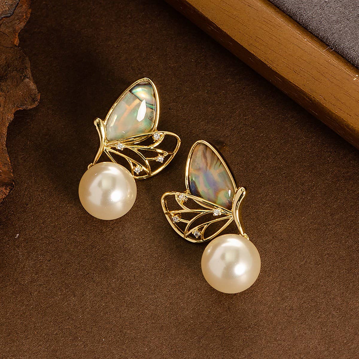 COLORFUL ABALONE DIAMOND BUTTERFLY PEARL EARRINGS_CWMM4299