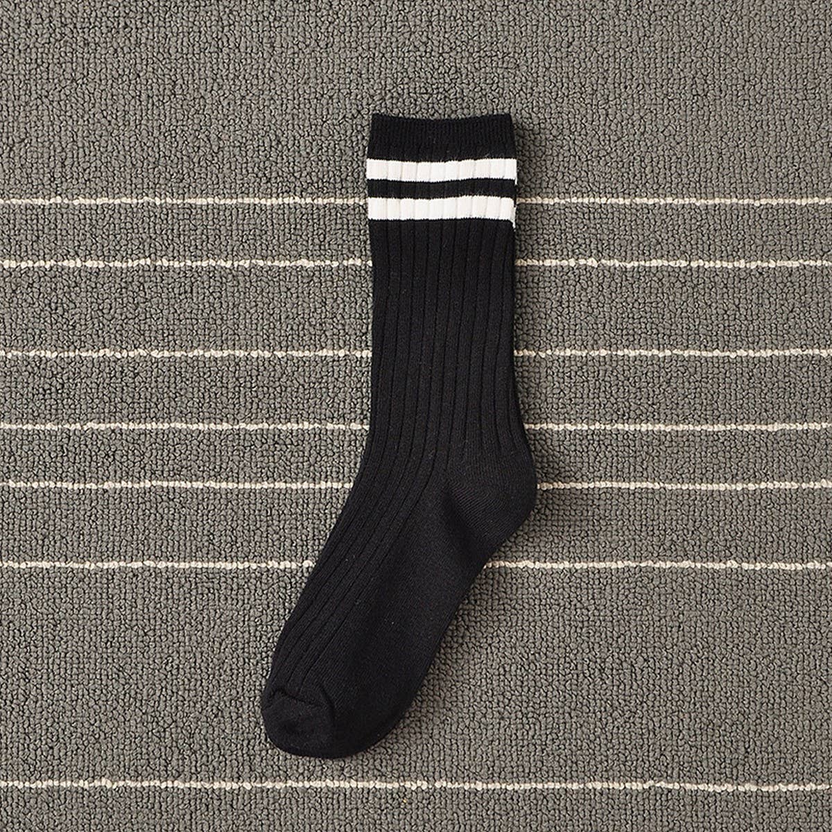 Wo-Striped Preppy Mid-Length Socks_Cwms0995
