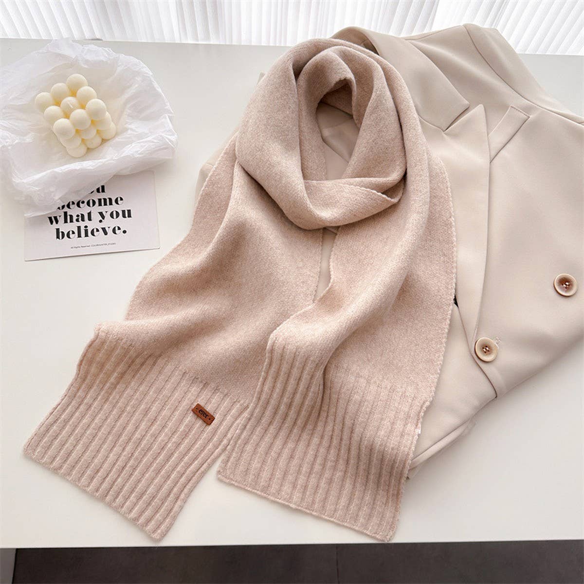 Warm Minimalist Wool Wrap Scarf For Fall Days_Cwasc2749