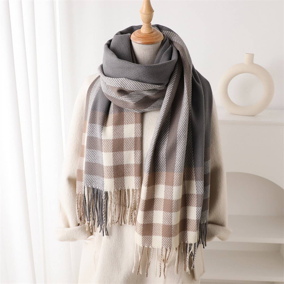 MODERN PLAID FRINGE SCARF WITH LUXE TEXTURE_CWASC2770