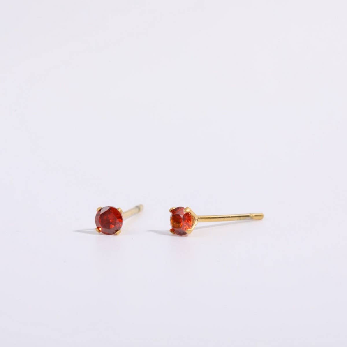 DECEMBER BIRTHSTONE STUD EARRINGS 18K ZIRCON_CWAJE5040