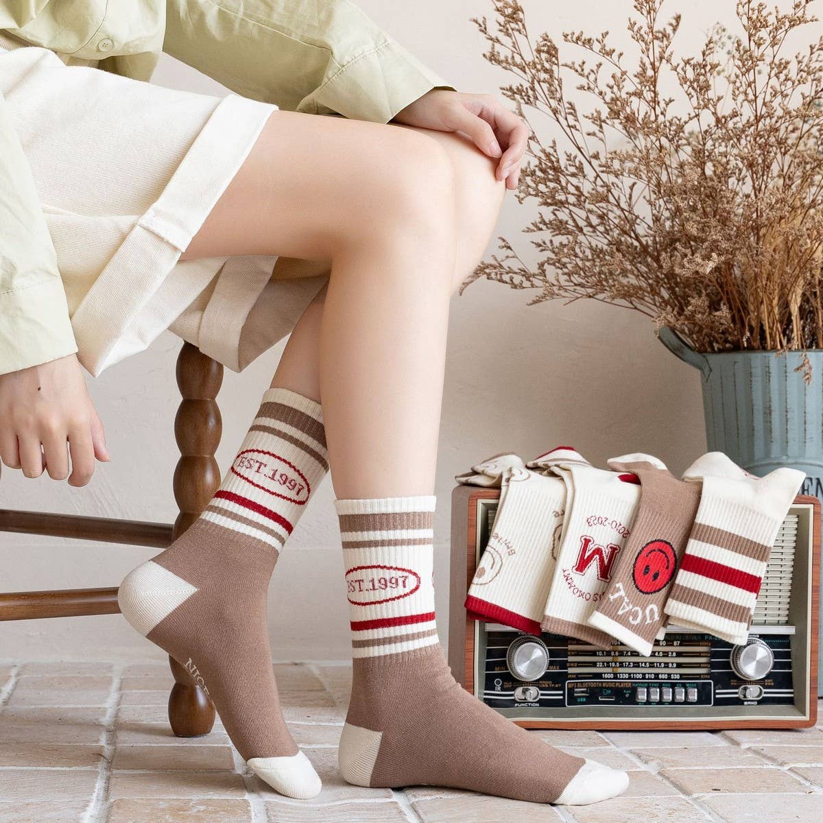 NEW LADIES CARTOON SMILEY FACE LETTER SOCKS_CWMS0911