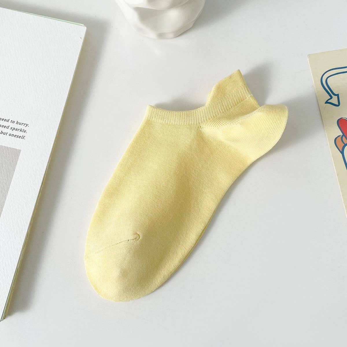 SOLID COLOR SIMPLE INVISIBLE SOCKS FOR WOMEN_CWMS2018